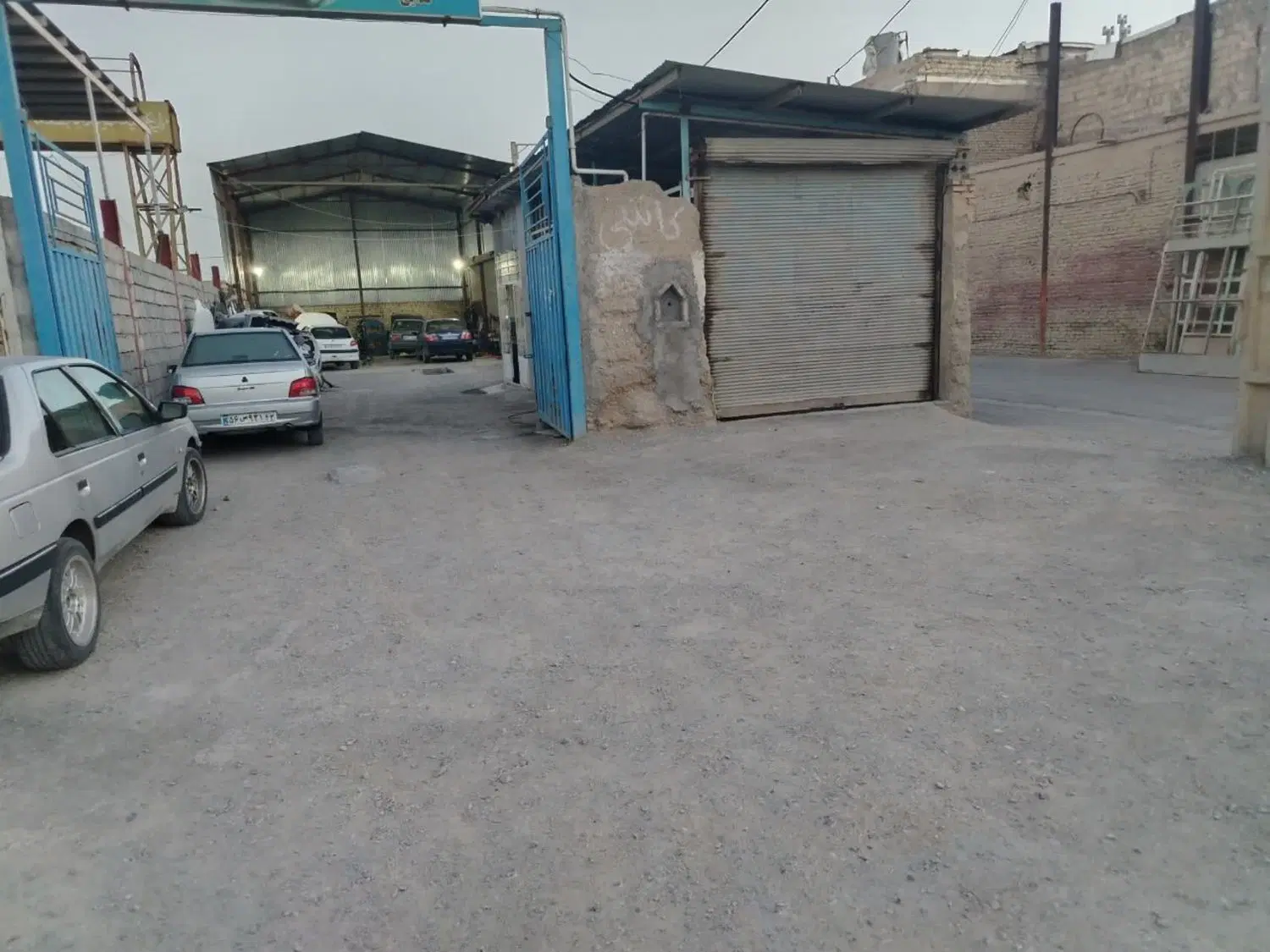 زمین کارگاهی دارای سوله بر شریعتی غربی دونبش