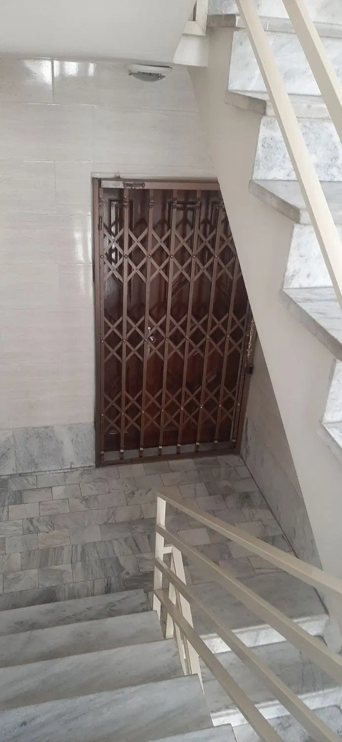 اپارتمان تک واحدی