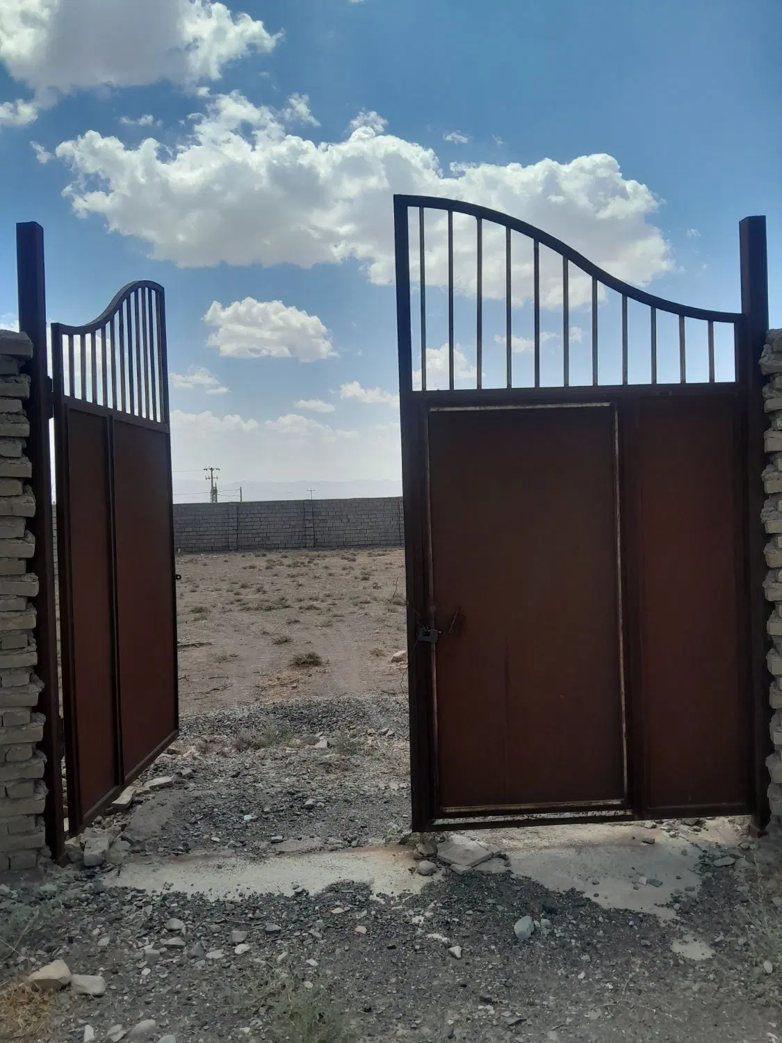 زمین ۱۰۰۰متری چهار دیواری در خسروجرد