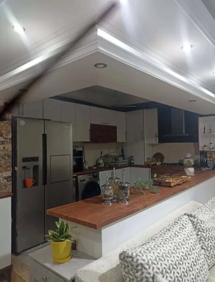 ۸۵ متری _ فول امکانات _ خیابان بهار
