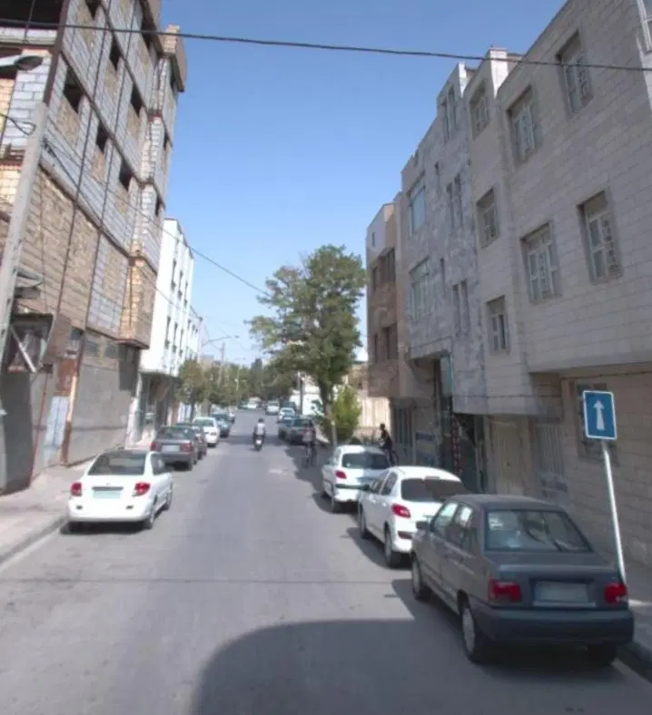 ۲۰۰متر همکف انباری کارگاه