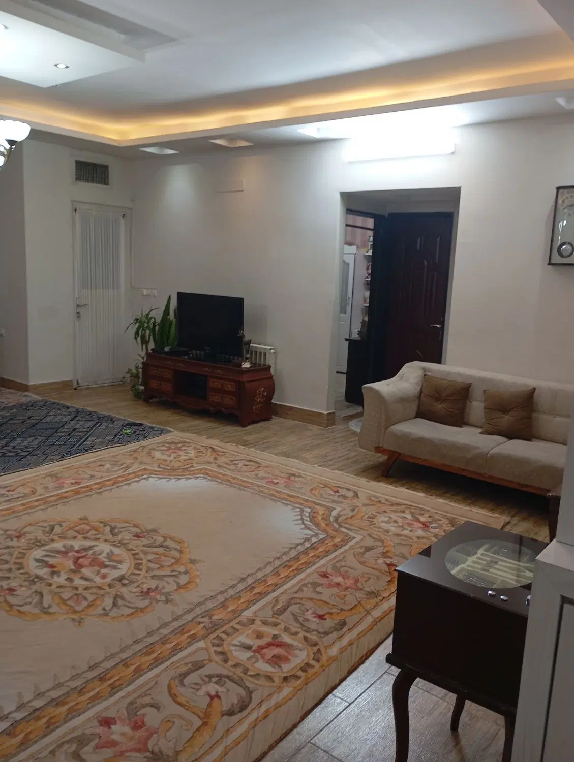 آپارتمان صد متری