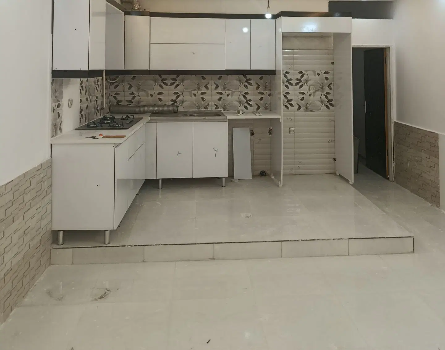 طبقه اول کوچه ۱۲متری طبقه اول