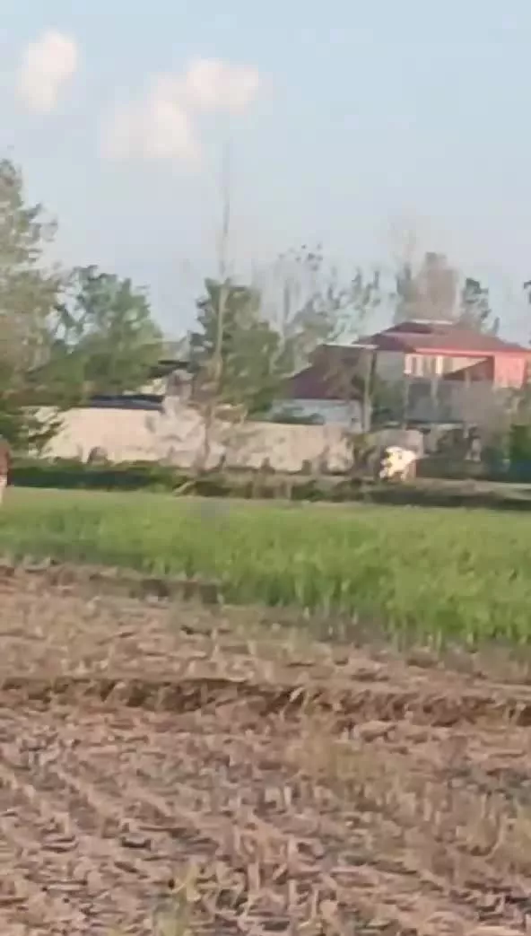 زمین زراعی بر خیابان اصلی
