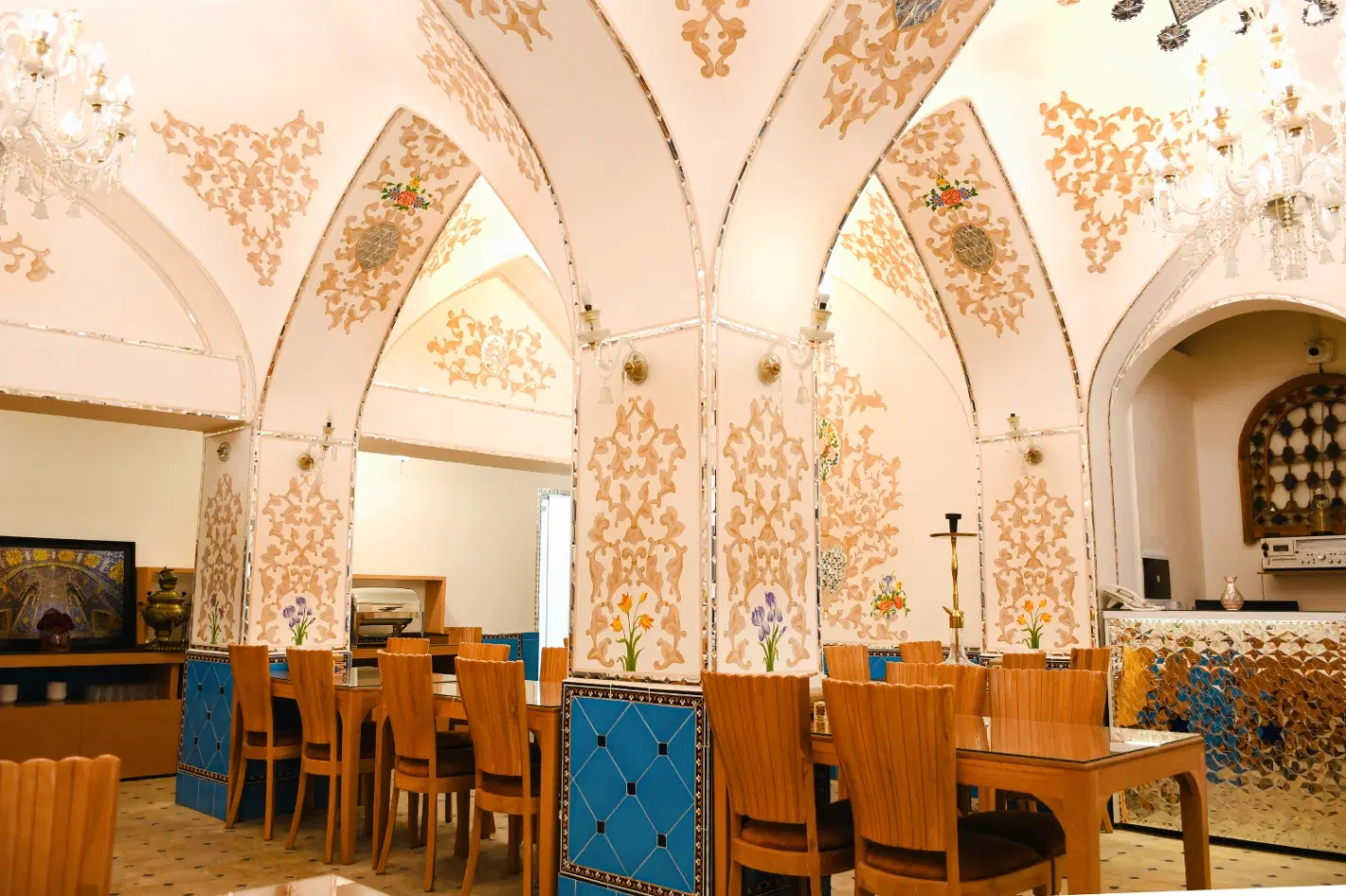 اجاره کافه رستوران در هتل سنتی