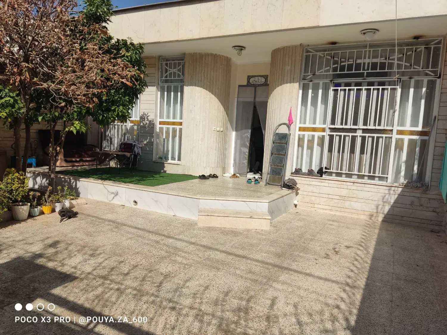 منزل ویلایی 305مترعرض10 درب حیات