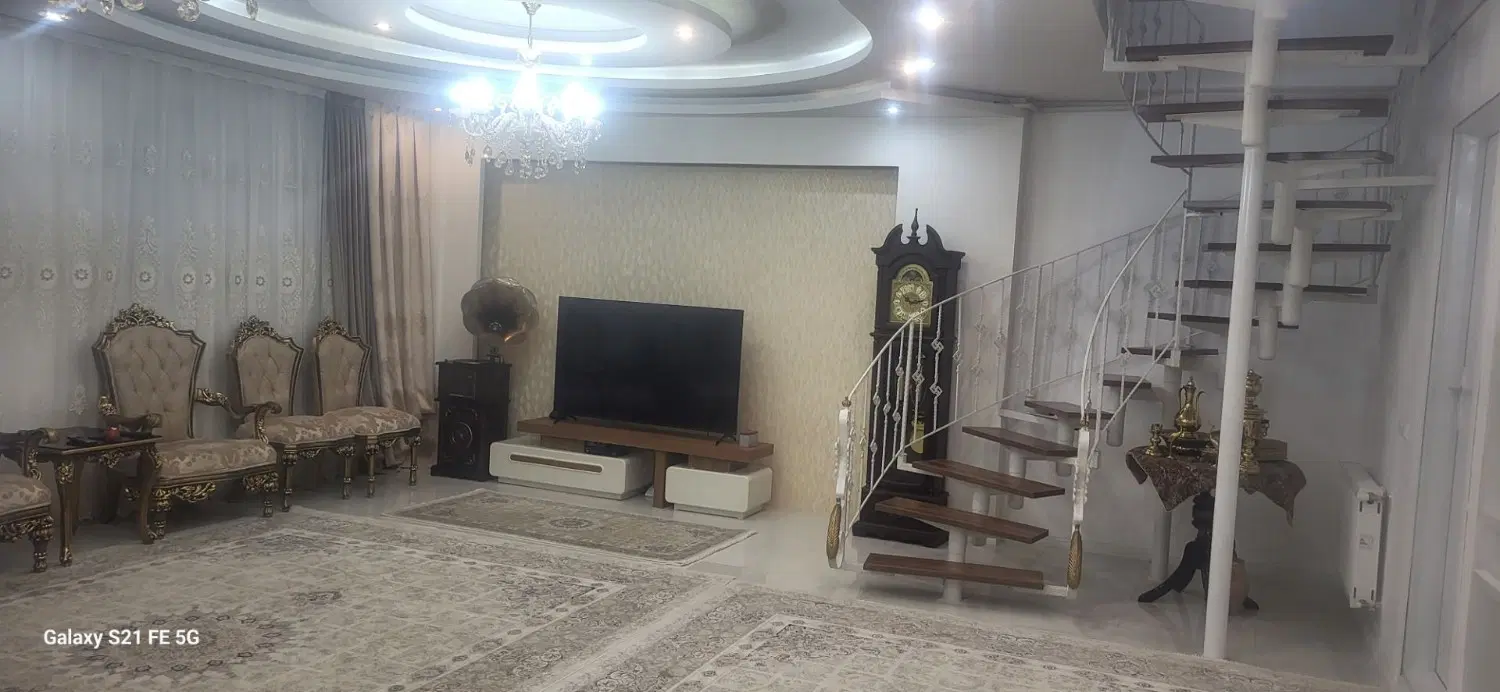 آپارتمان طبقه ۵ با بهارخواب