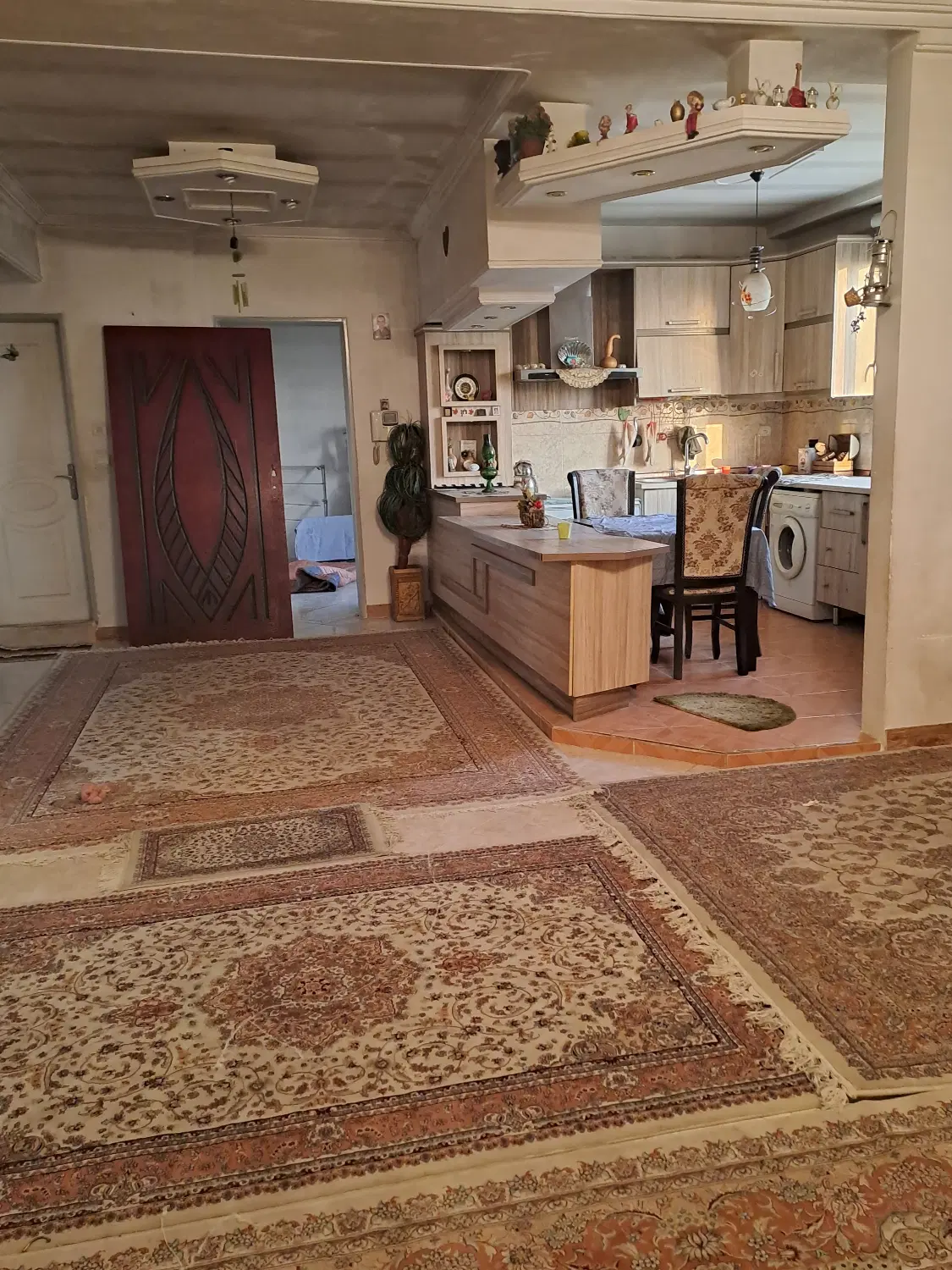 آپارتمان ۹۰ متری ۲ خواب طبقه چهارم با اسانسور