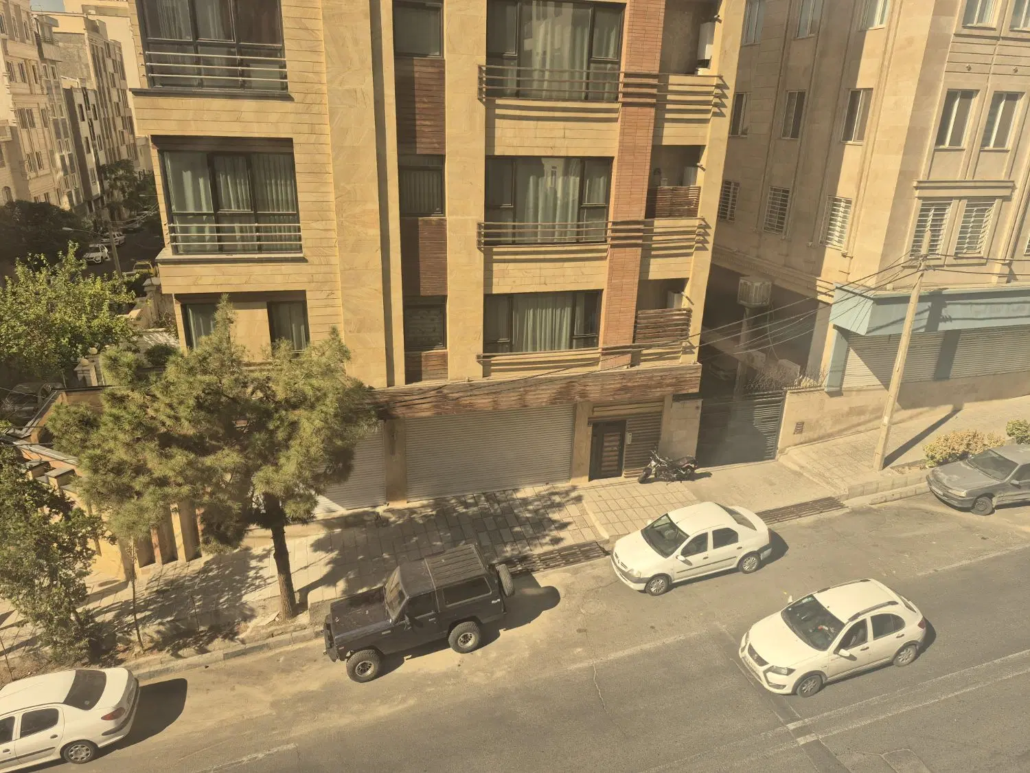 اجاره مغازه ۱۲۰ متری بر اصلی