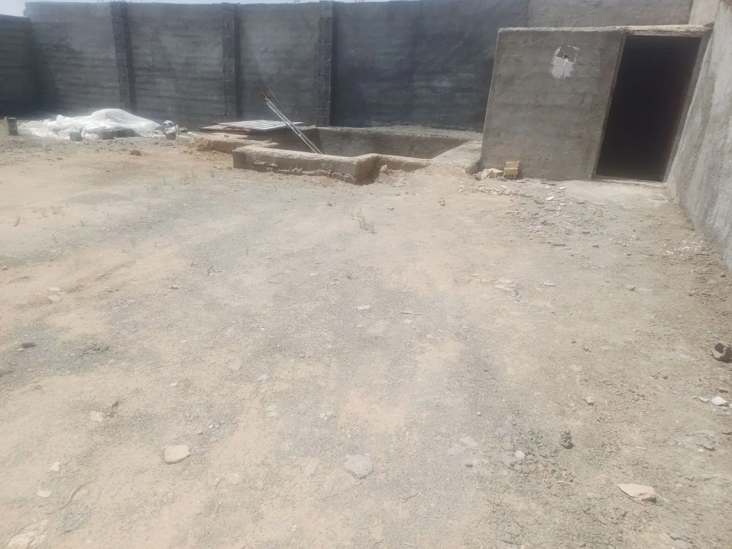 باغ،باغچه،ویلا،زمین ۲۵۰ متری با مجوز دیوار