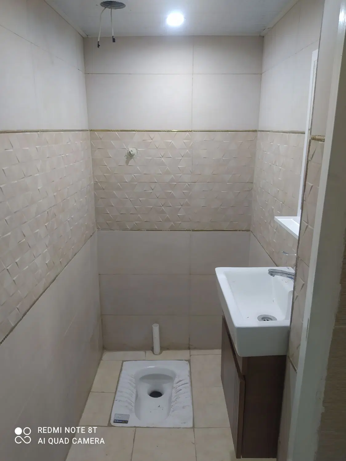 زیرهمکف‌۶۰متری‌‌مناسب‌برای‌سکونت‌وانبارتکواحدی