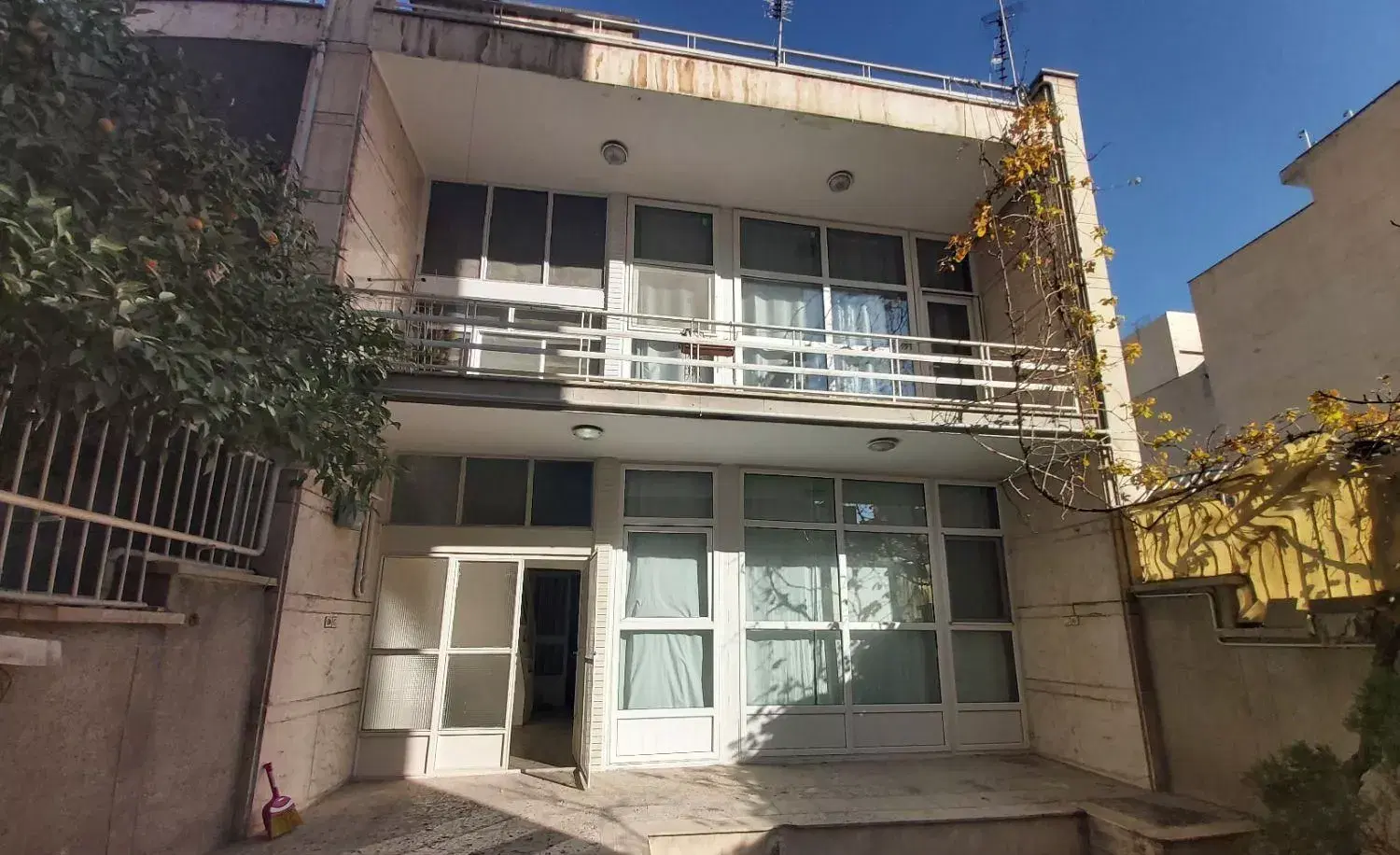 ویلایی حاشیه سجاد تجاری دارد معاوضه با آپارتمان
