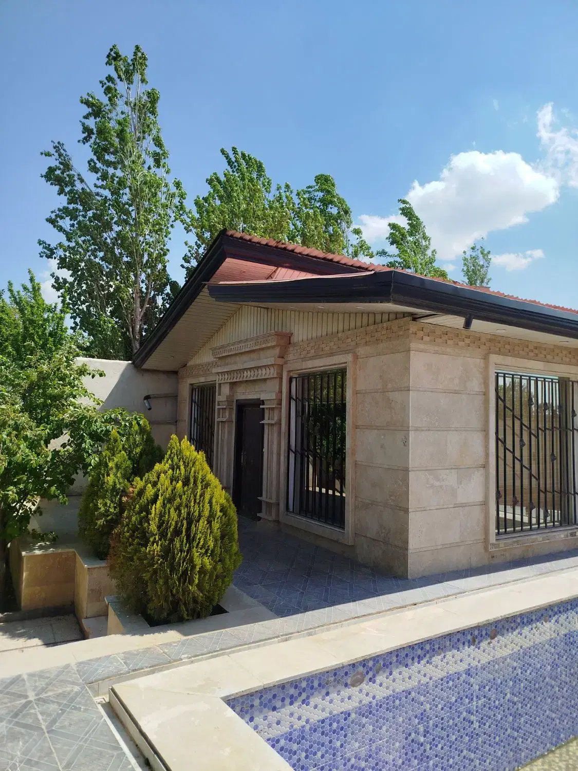 ویلا باغ کلاسیک قدمت بنا دارکردان سهیلیه سنقراباد