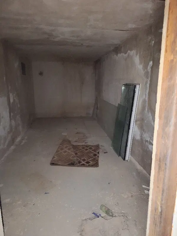 زیرزمین و خانه