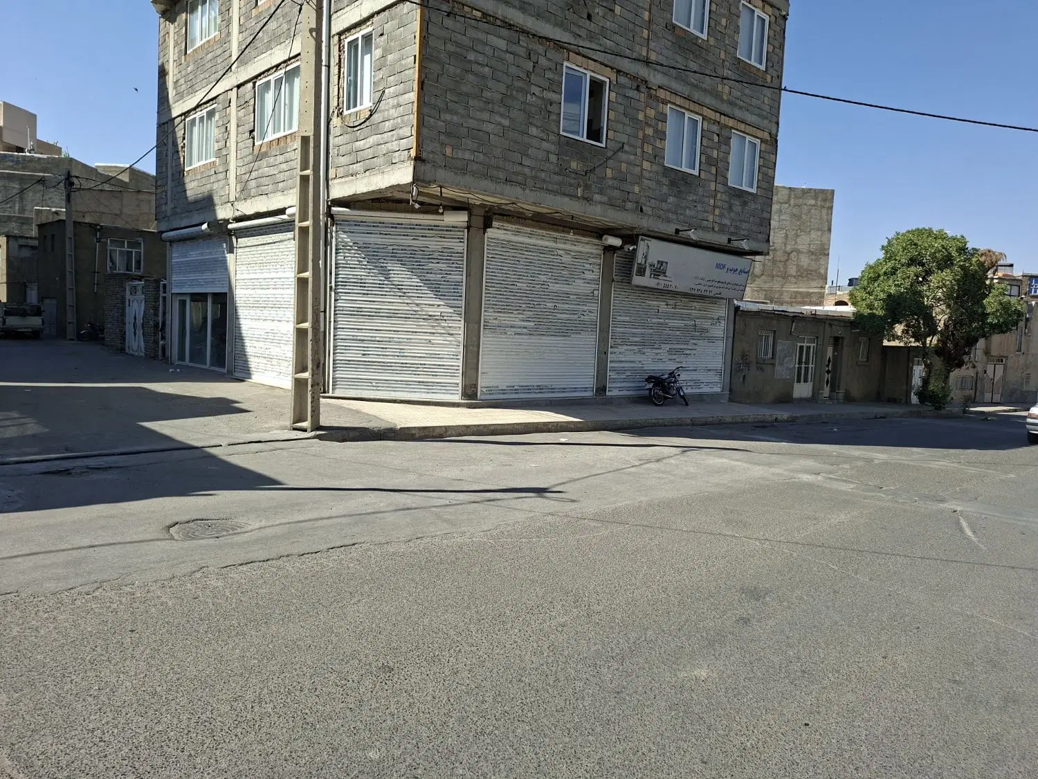 اجاره مغازه ۹۰متری دو بر