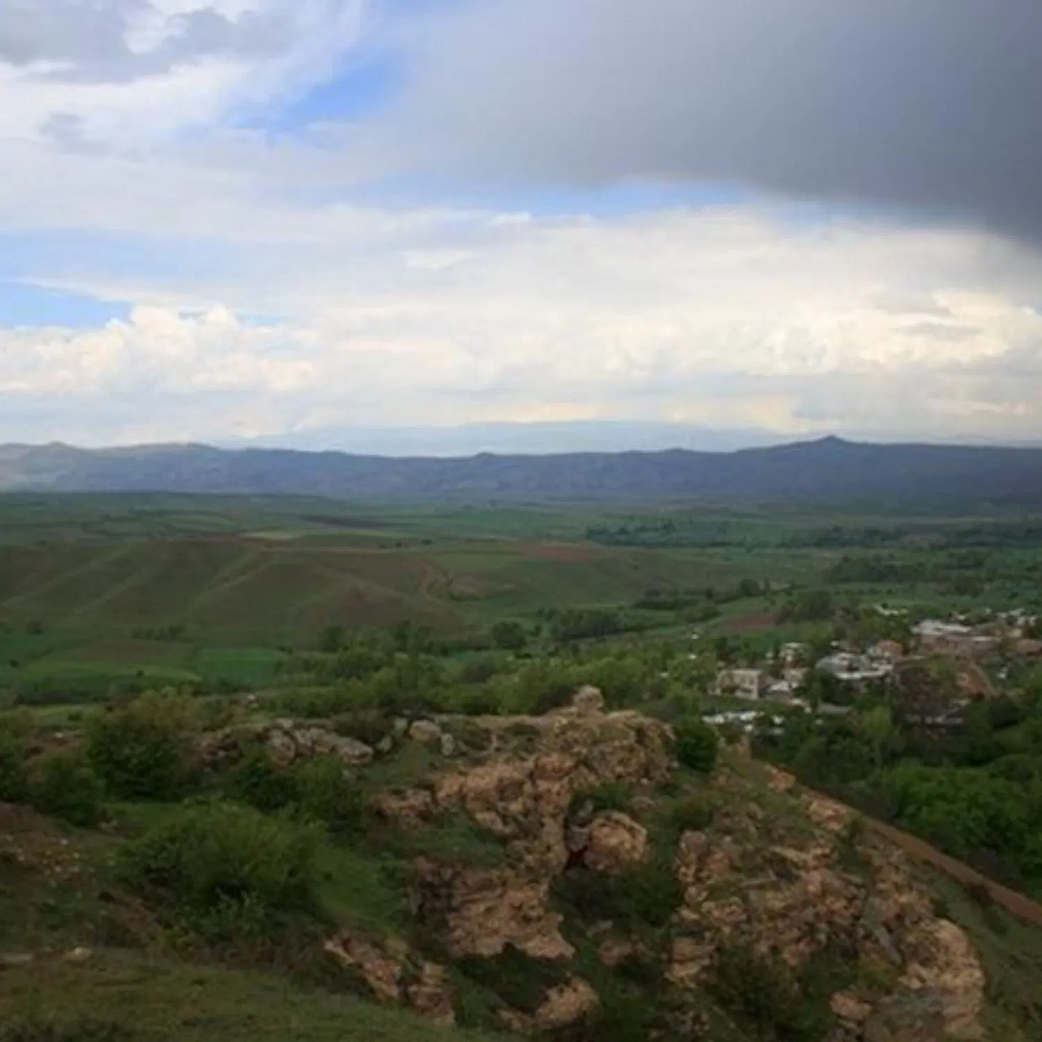 فروش ۲۰۰ متر زمین مسکونی