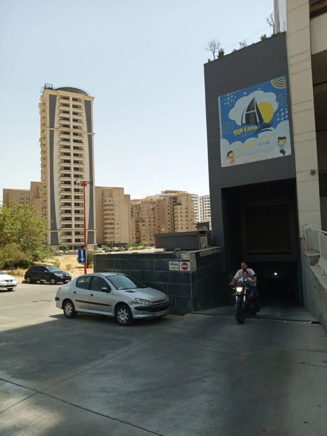 ۲۲ متر زیر قیمت مناسب سرمایه گذار