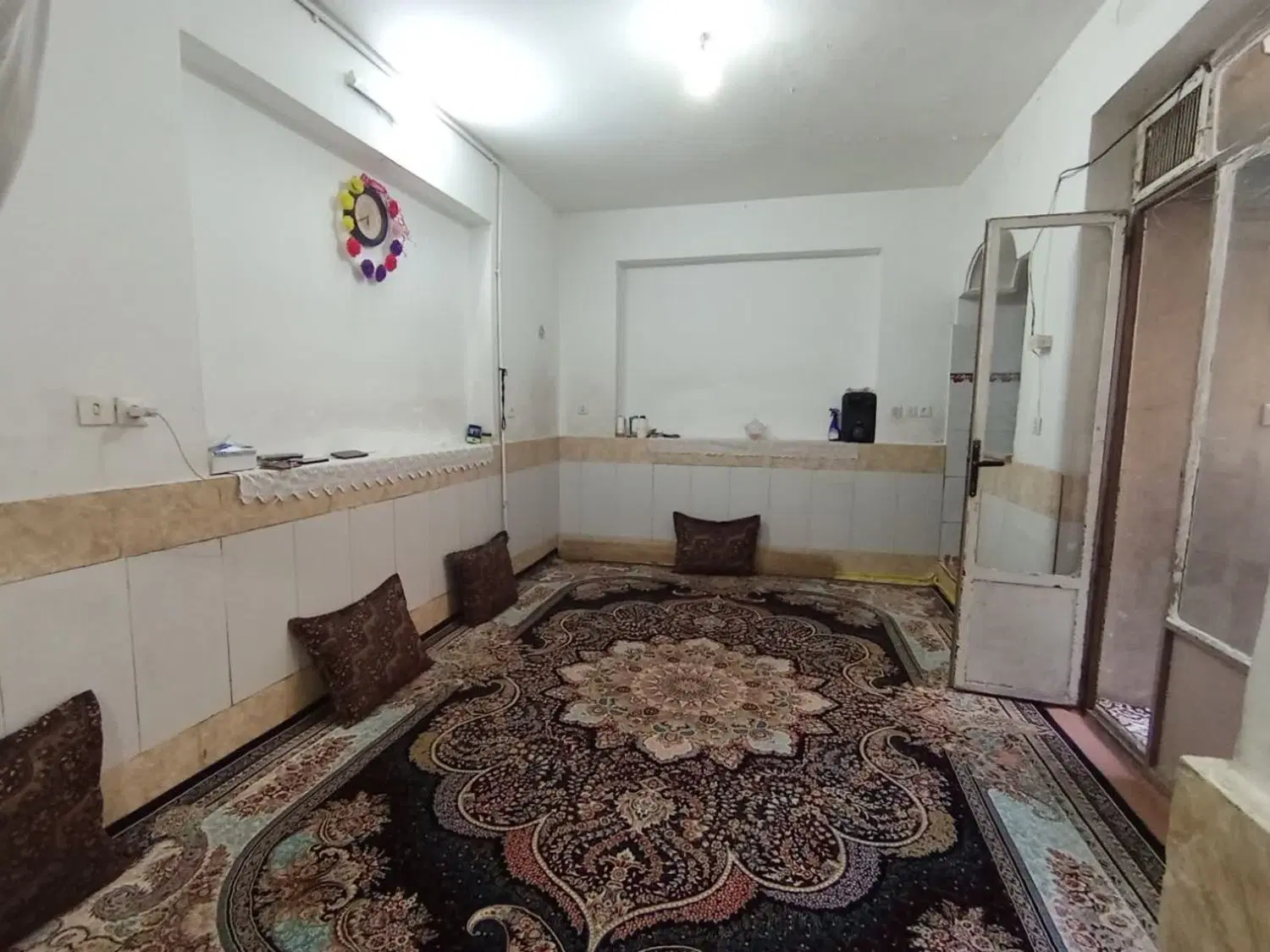 ملک مسکونی نقلی ۵۲ متری سند دار