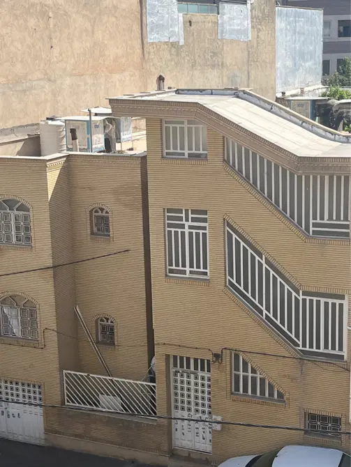 فروش منزل ویلایی دو طبقه با مغازه تاپ لوکیشن