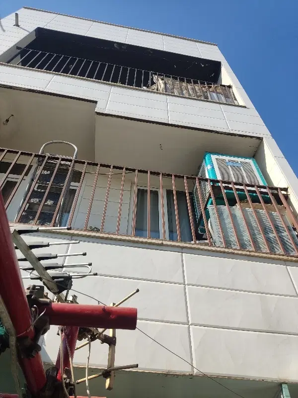 85متر دو خواب .دوطرفه نورگیر