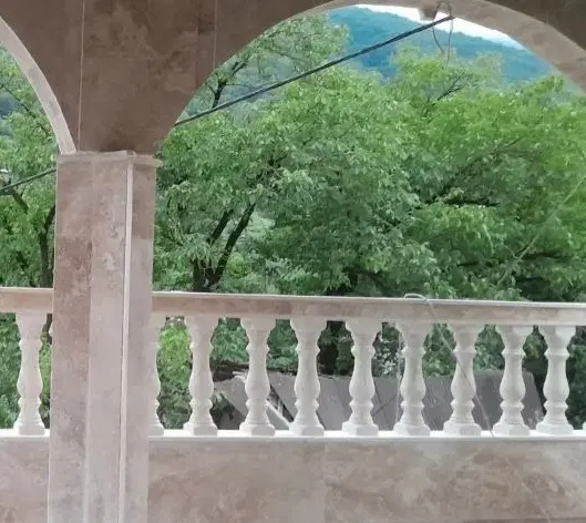 دو طبقه مجزا بهار
