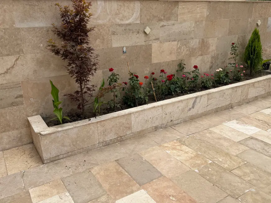حاشیه معلم ۱۰۰ متری تجاری اداری  دائم درب مستقل