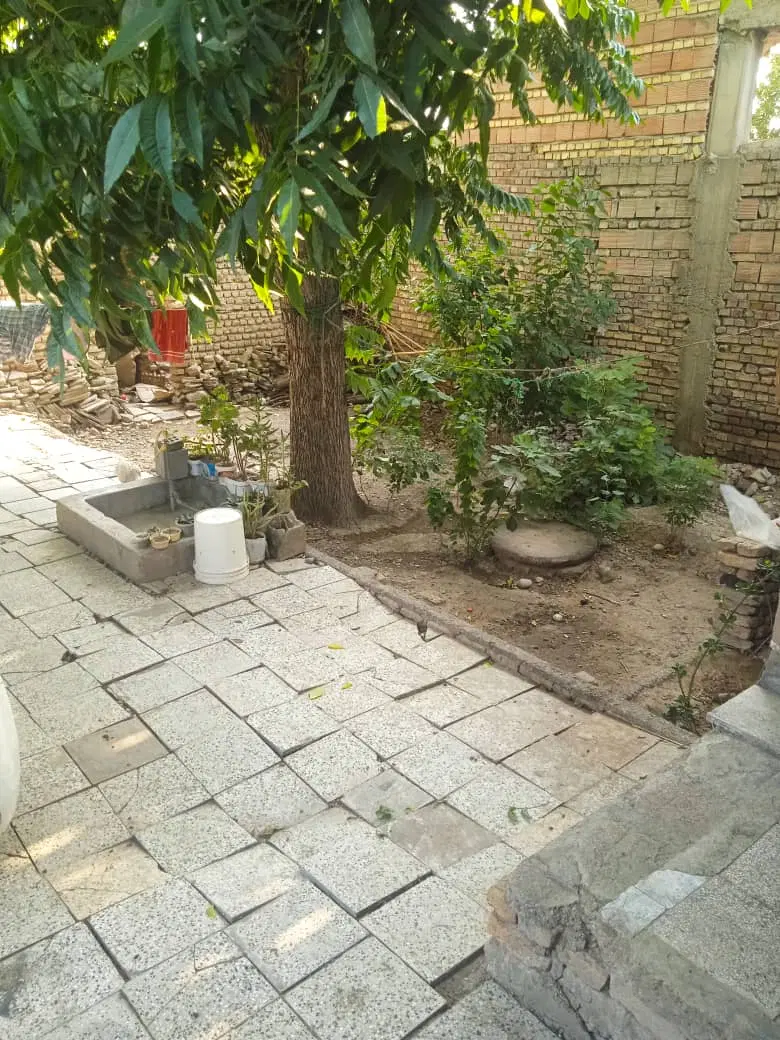 فروش خانه ویلایی ۳۰۰متری