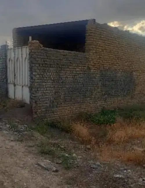 خونه ۱۰۱ متری نیمه ساز دارم فروشی ۲۴۰۰