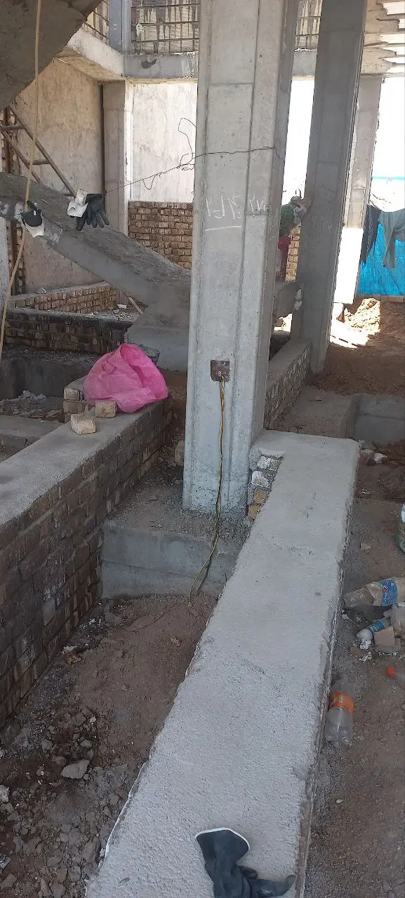 خونه نیمه کاره کنتور برق دارد