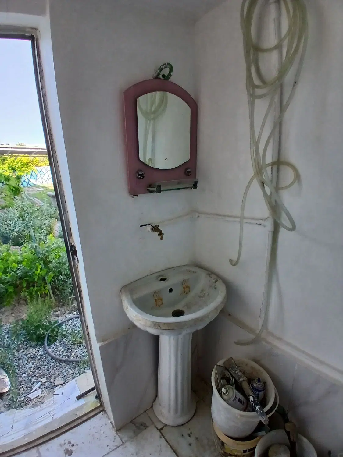 باغچه ۳۰۵ متری