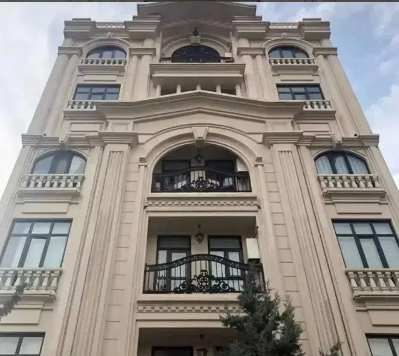 فروش واحد ۱۳۰ متری _سه خوابه _ سند تک برگ