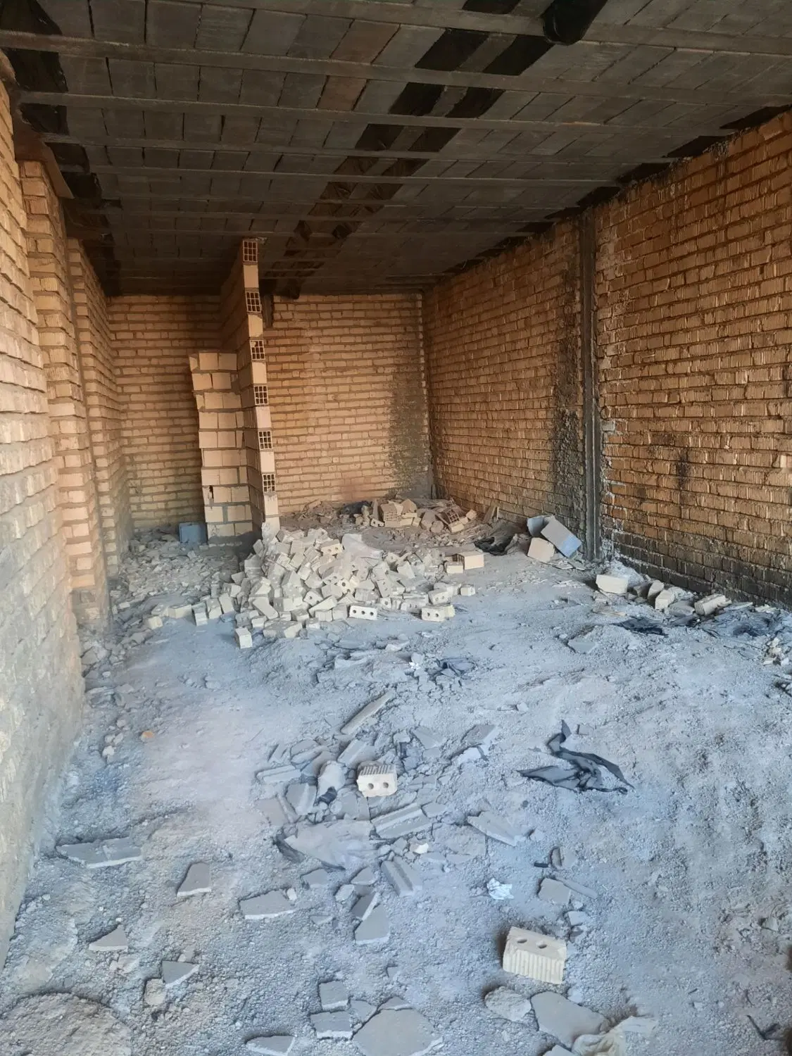اسکله ۱۳۰متری هم کف