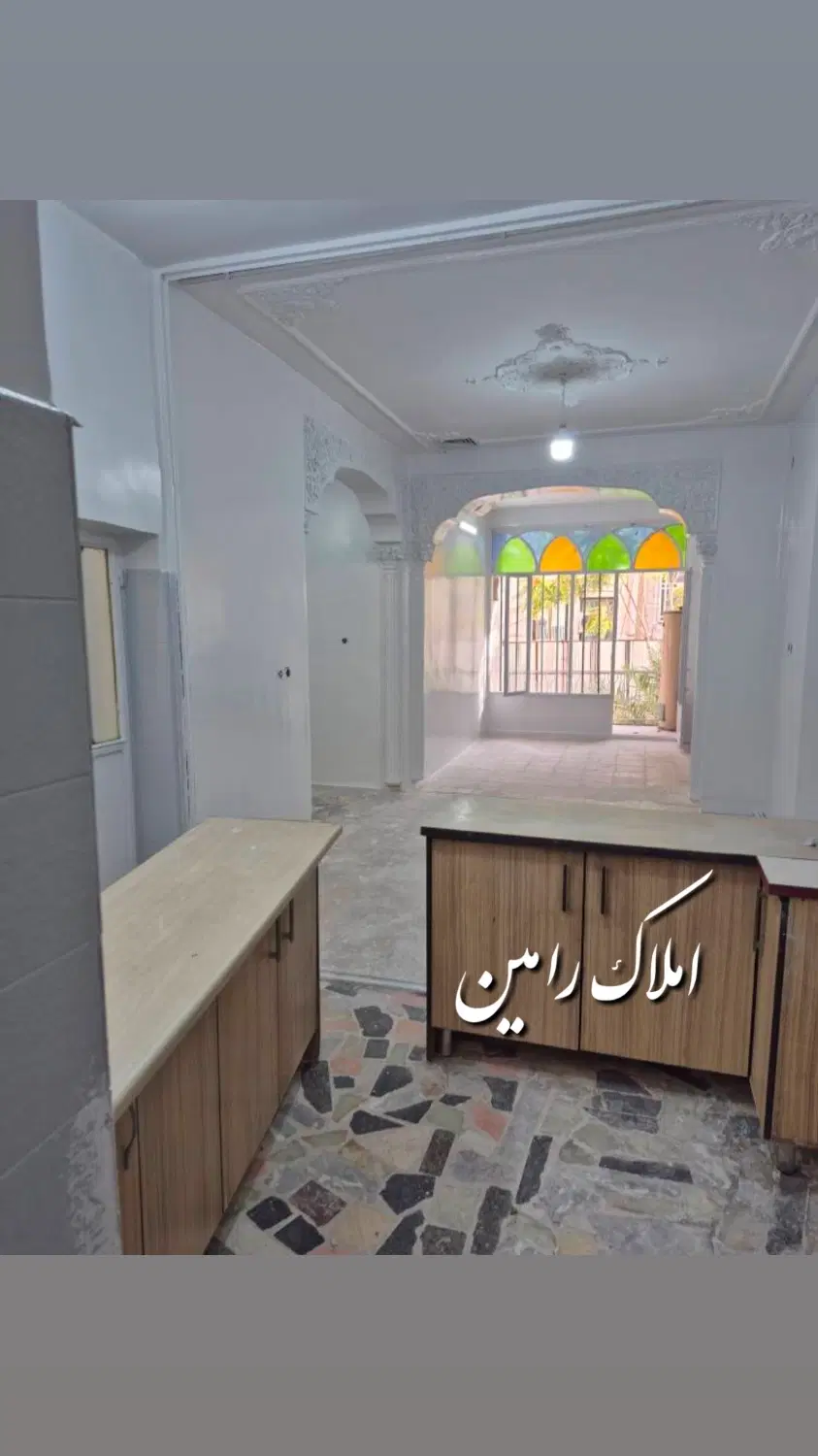 دو طبقه دربستی حیاط دار