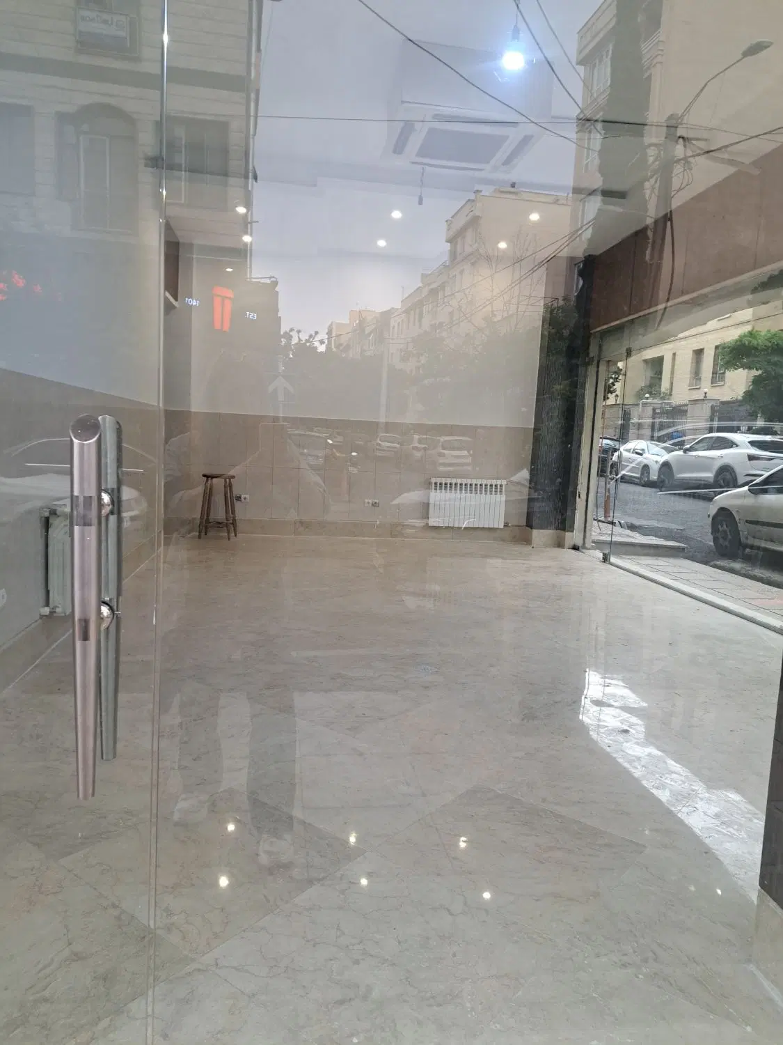 مغازه  40  متری   بر اصلی  سعادت آباد