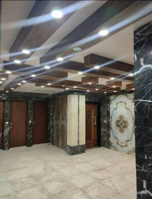 فلکه سوم جنب بانک ملت .  اداری تجاری