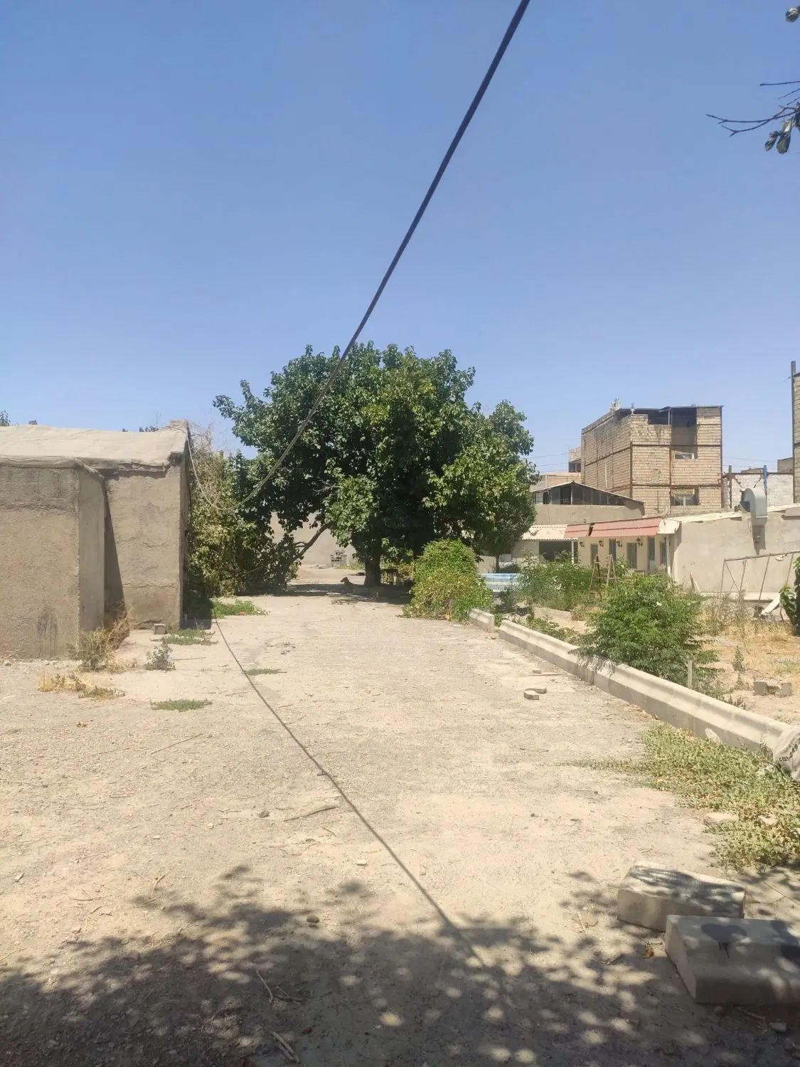 زمین 8000 سوله انبار کارگاه خدمات اب خودرویی صنعتی