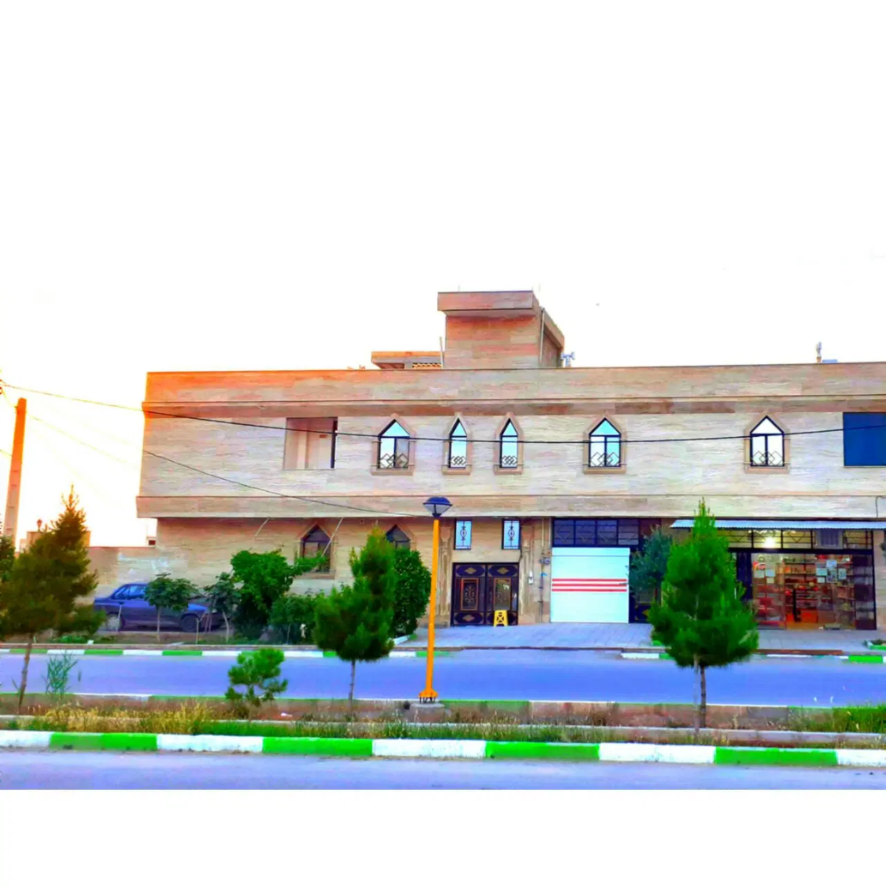 فروش سه واحد مسکونی و یک واحد تجاری در گرمسار