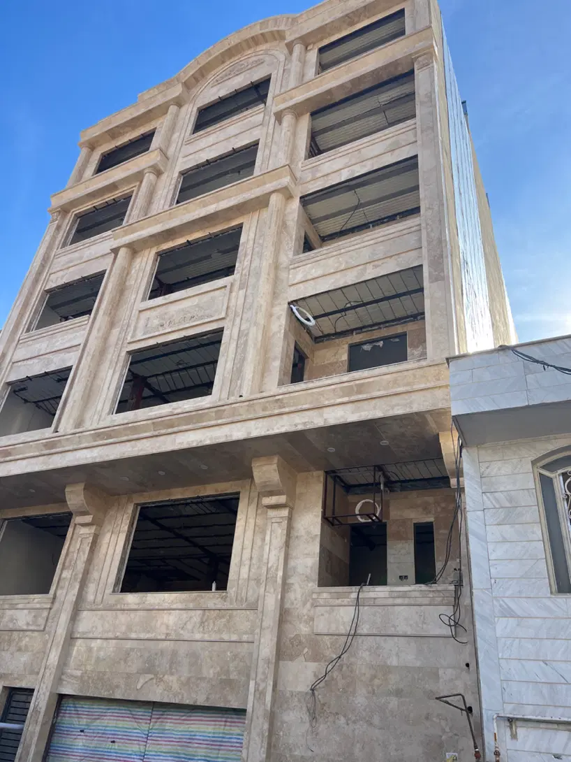 اپارتمان شاپوری جنب دریاچه