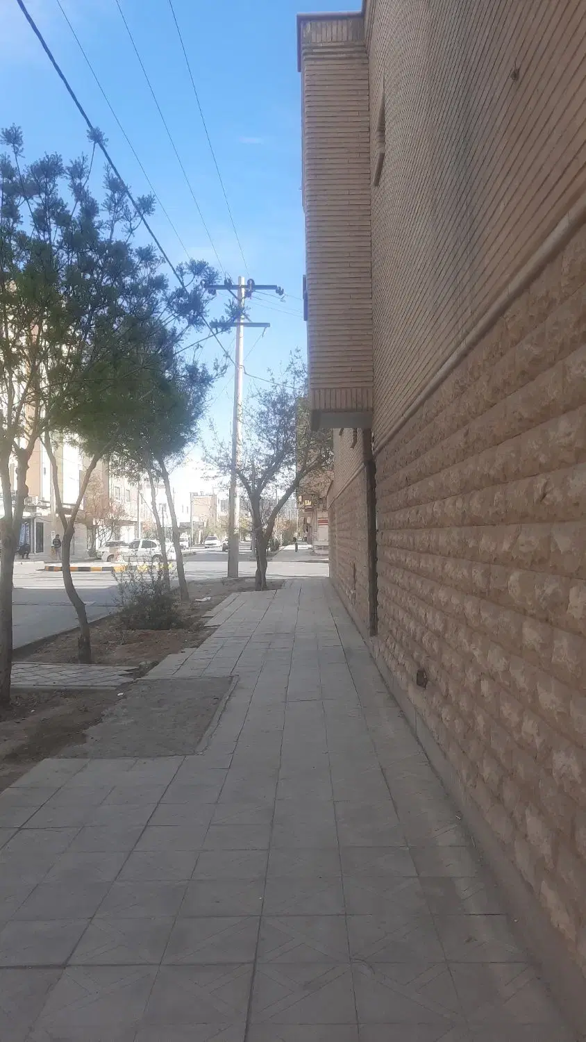خانه ویلایی۴نبش قابل سکونت دو طبقه