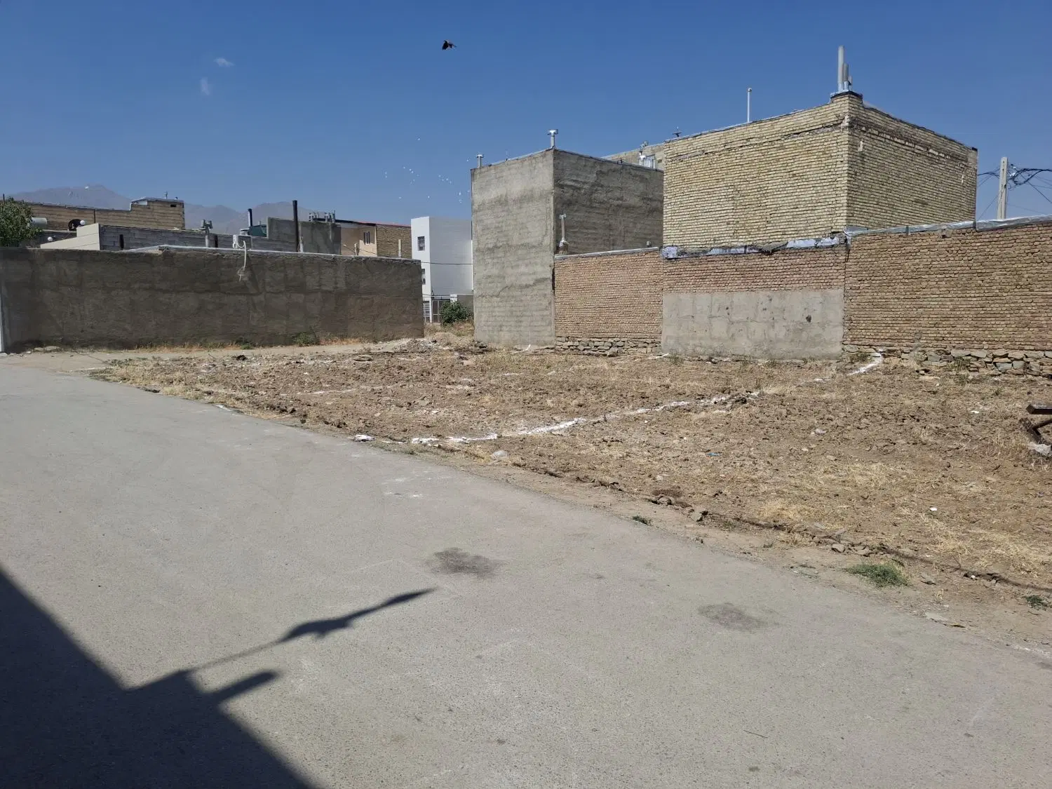 زمین مسکونی