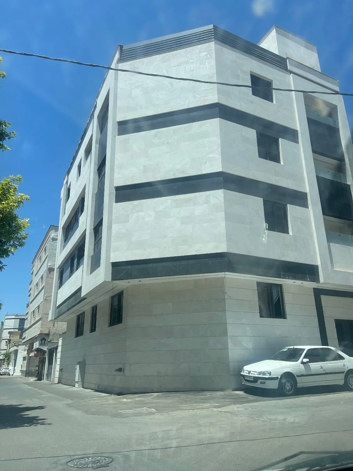 طبقه اول۱۷۰ متر ویلایی ۳ خواب مطهری شمالی