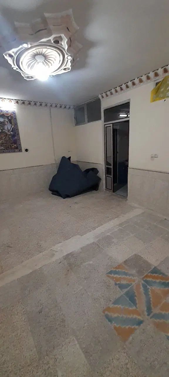 فروش منزل مسکونی ۸۰ متری گاراژدار