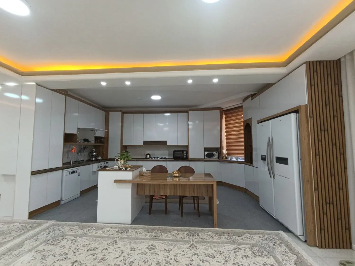 آپارتمان تک واحدی