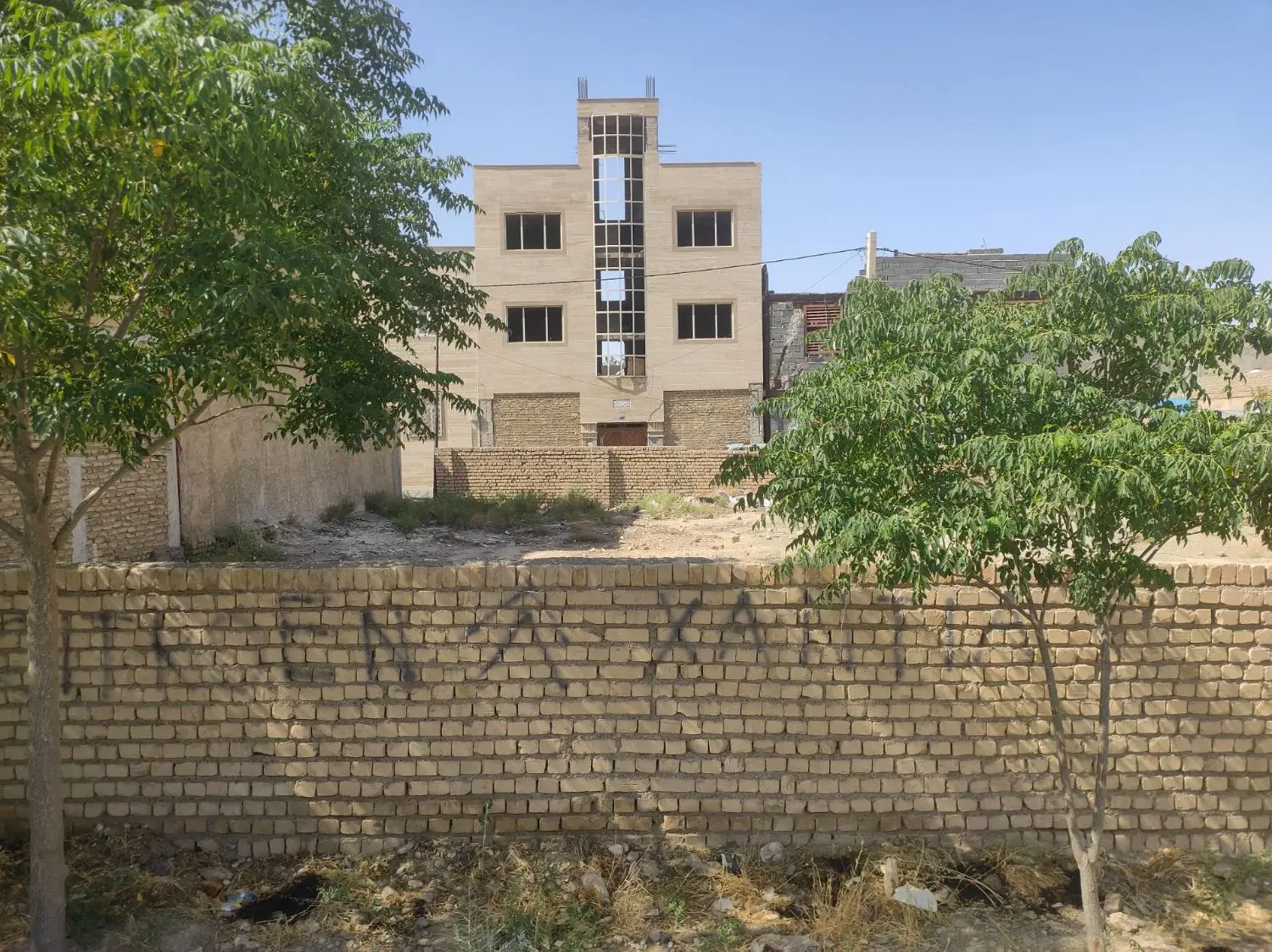 ۲۲۰متر مربع
