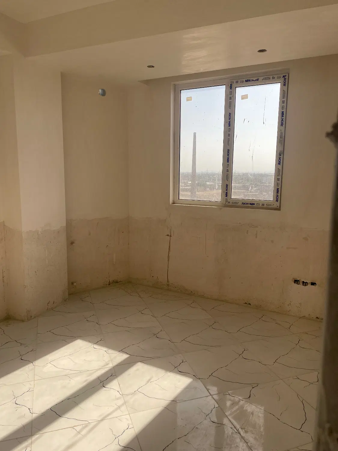 واحد ۱۳۵ متری در چهاردانگه