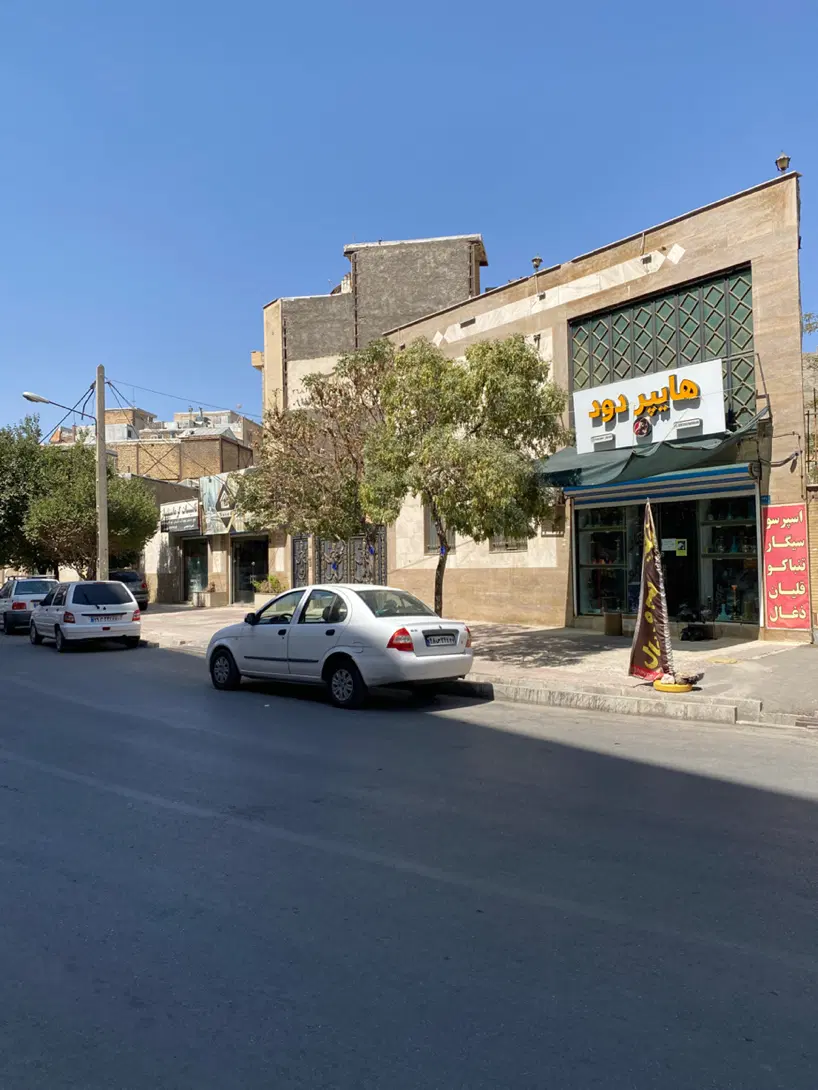 دوطبقه بر مشاور خیابان اصلی