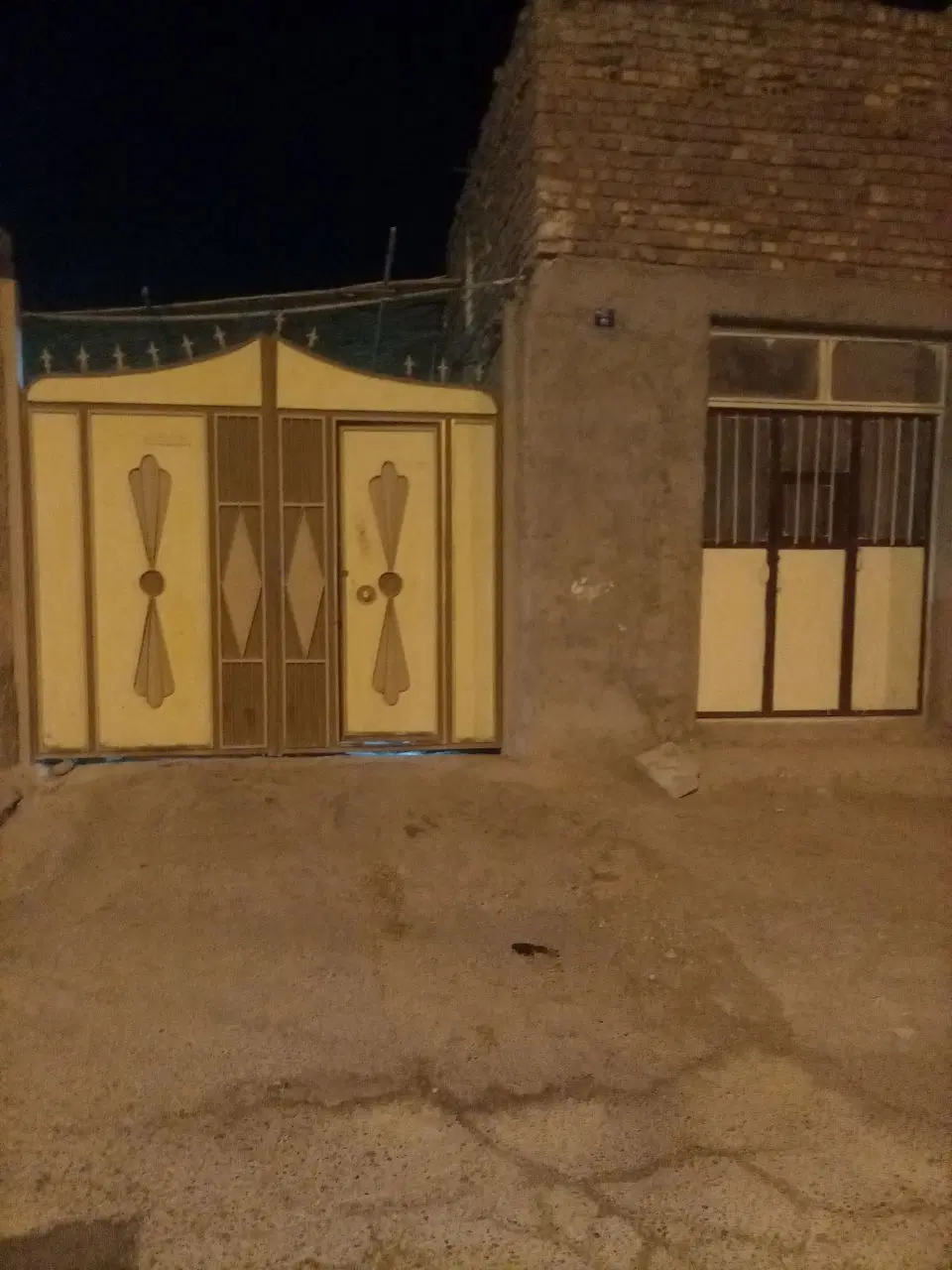خانه با مغازه در دوست محمد
