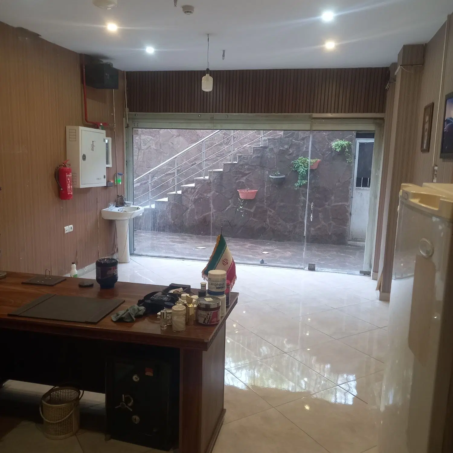 مغازه ۳۱ متری