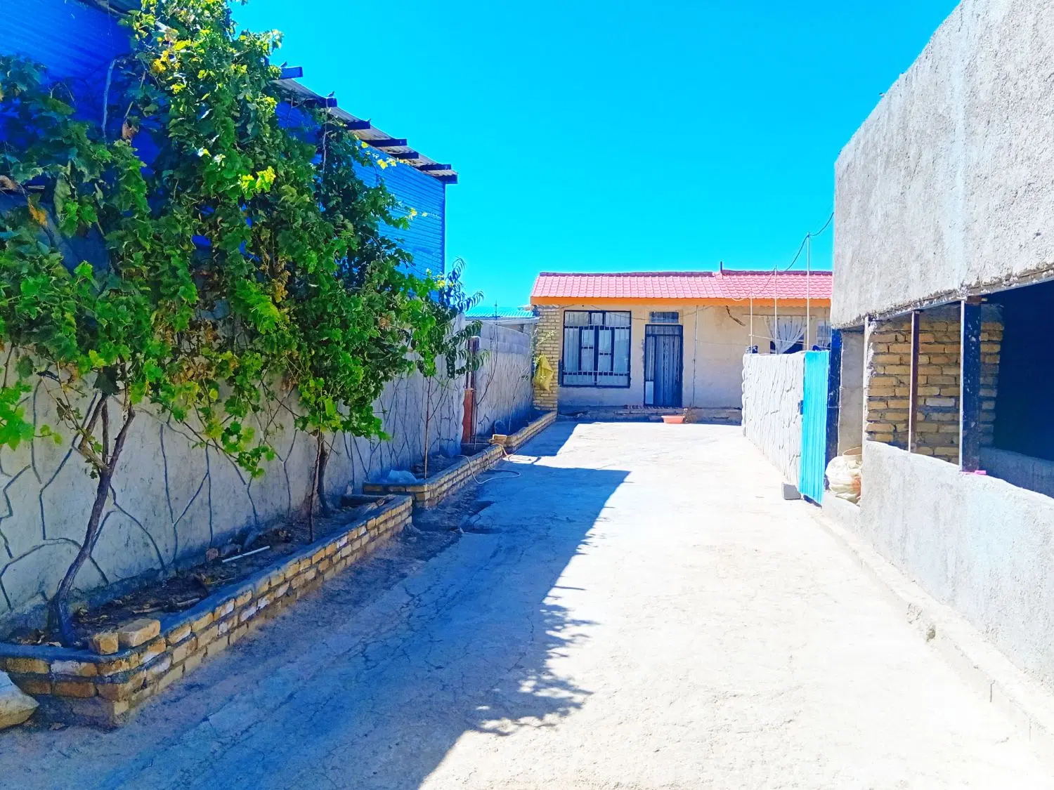 ملک مسکونی ودامداری