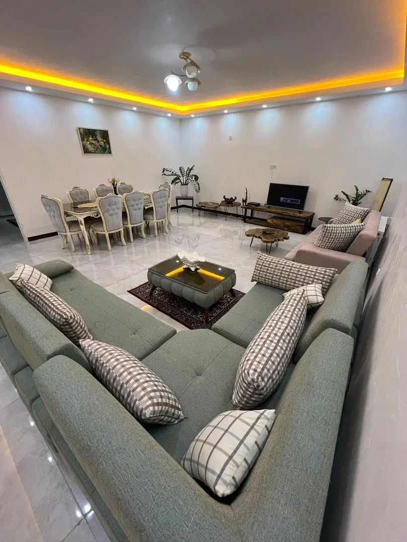 ۱۶۷ متر فروشی خطی روبه افتاب
